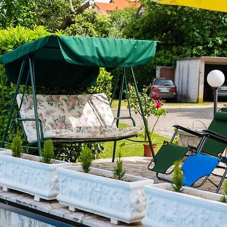 Ifi Holiday home *