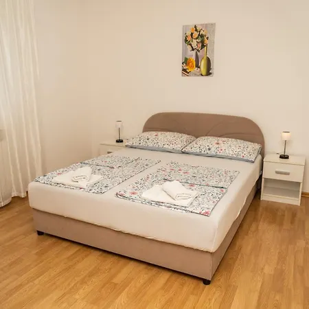 Ifi Holiday home *
